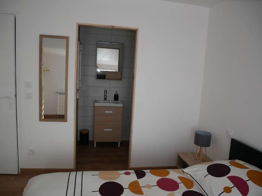 Appartement T2, Au Calme. La Roche-sur-Yon Bagian luar foto