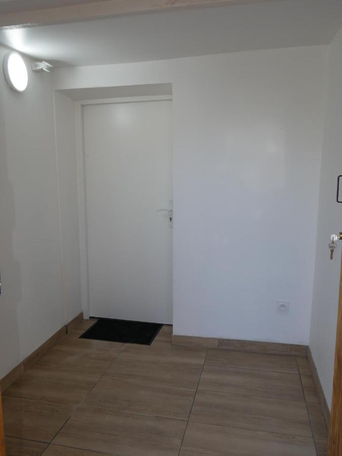Appartement T2, Au Calme. La Roche-sur-Yon Bagian luar foto